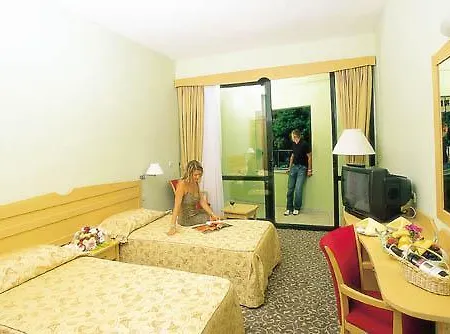 Arinna Hotell 3*