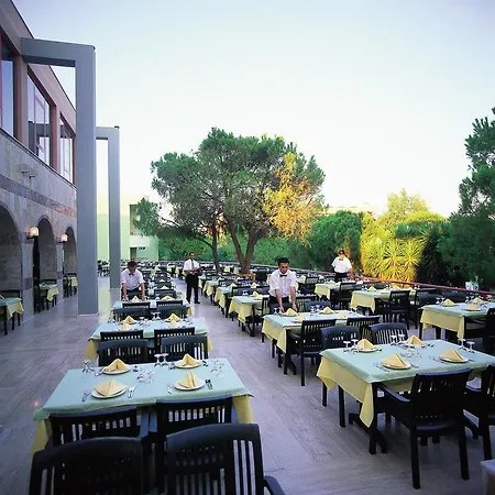 Arinna Hotell Titreyengol